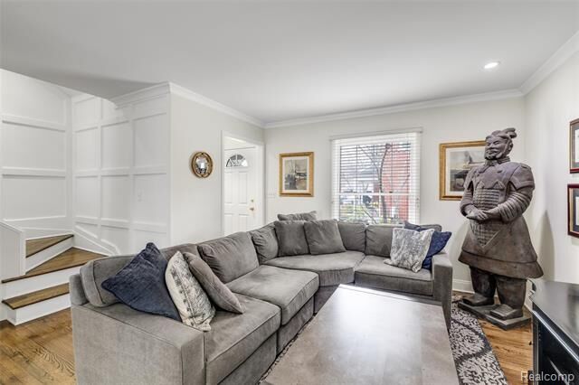 Property Photo: 723 N Old Woodward Avenue 5 MI 48009
