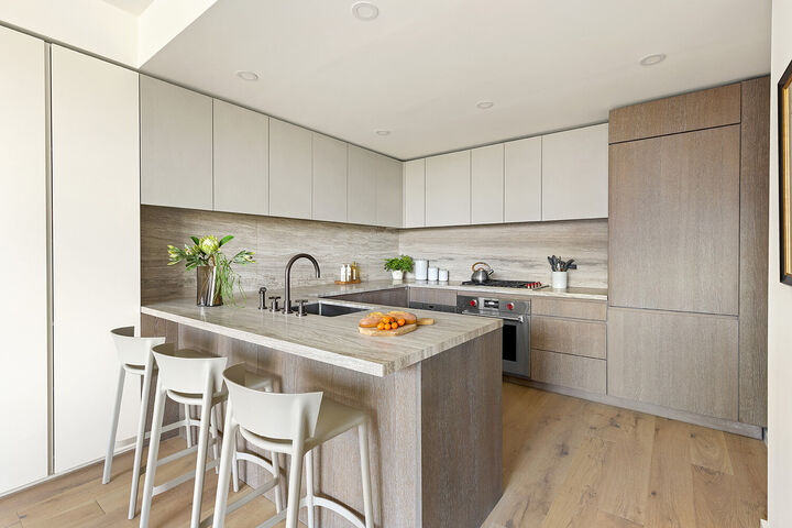 Property Photo:  66 Clinton Street 6B  NY 10002 