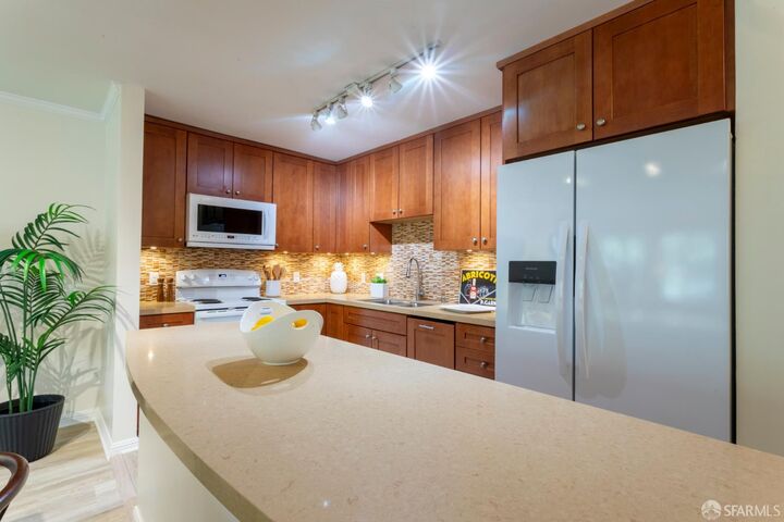 Property Photo:  2225 23rd Street 311  CA 94107 