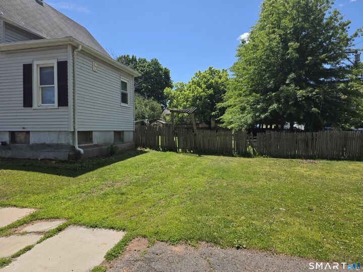 Property Photo:  28 Pine Street  CT 06451 