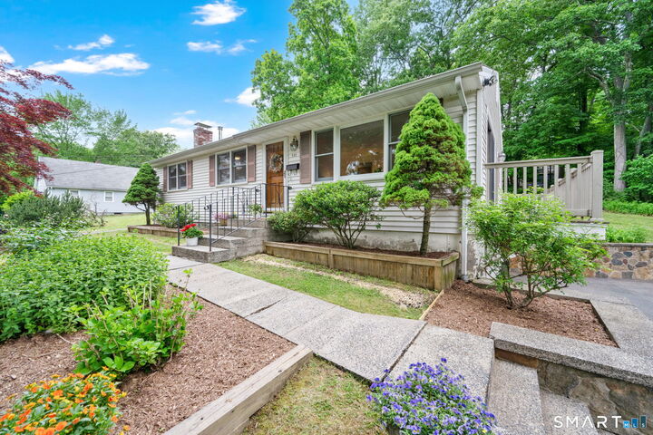 Property Photo:  141 Fairlawn Street  CT 06010 