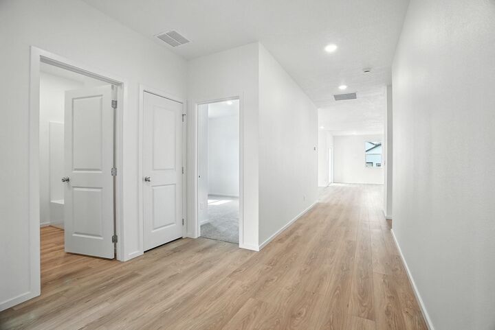 Property Photo:  401 N Washington Ave  WA 99006 