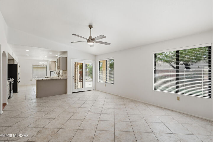 Property Photo: 14311 N Choctaw Drive AZ 85755