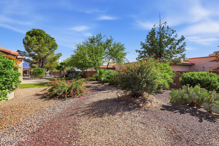 Property Photo:  14311 N Choctaw Drive  AZ 85755 