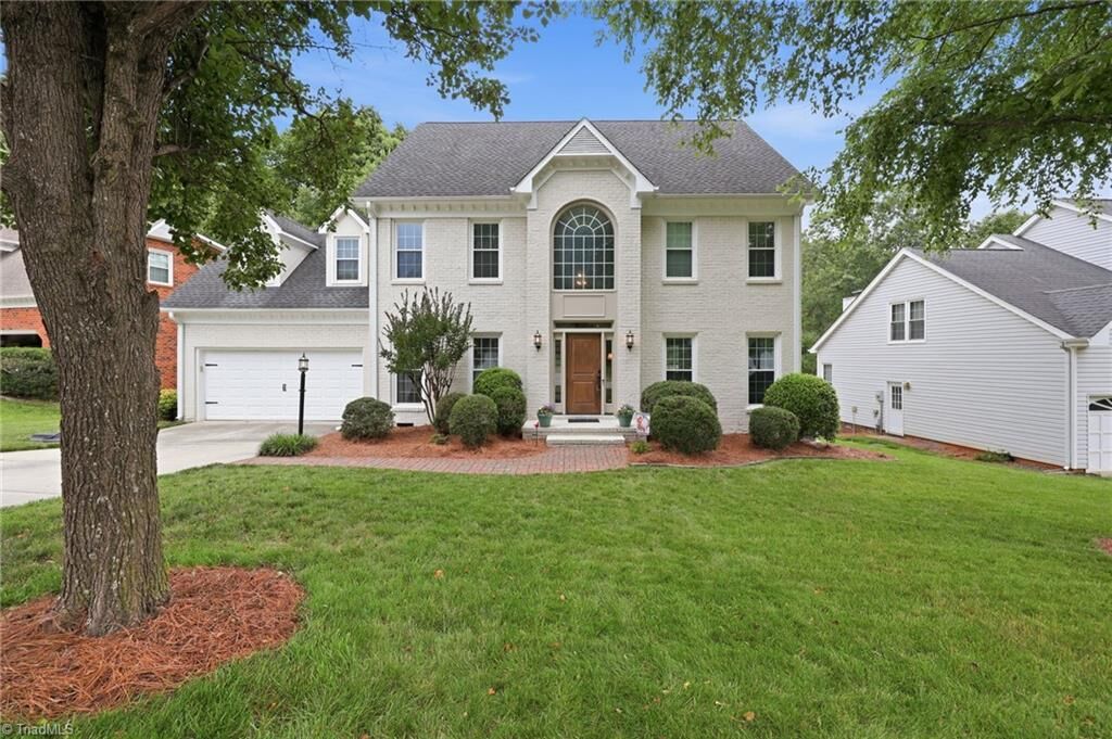 Property Photo:  307 Overman Street  NC 27410 
