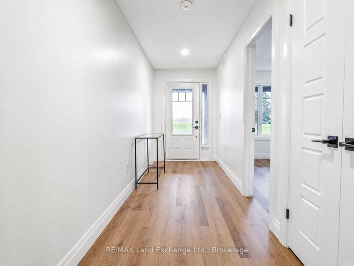 Property Photo: 86 Eagle Court 18 ON N0H 2C3