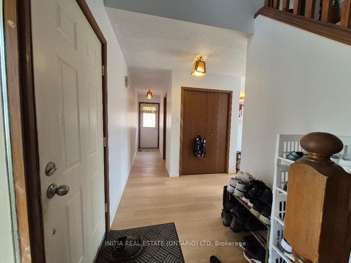 Property Photo: 176 Chepstow Close ON N6G 3S2