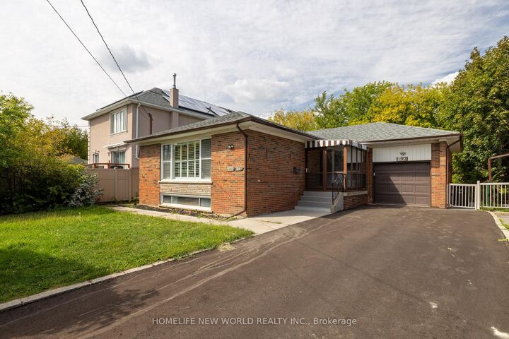 Property Photo: 192 Combe Avenue ON M3H 4K5