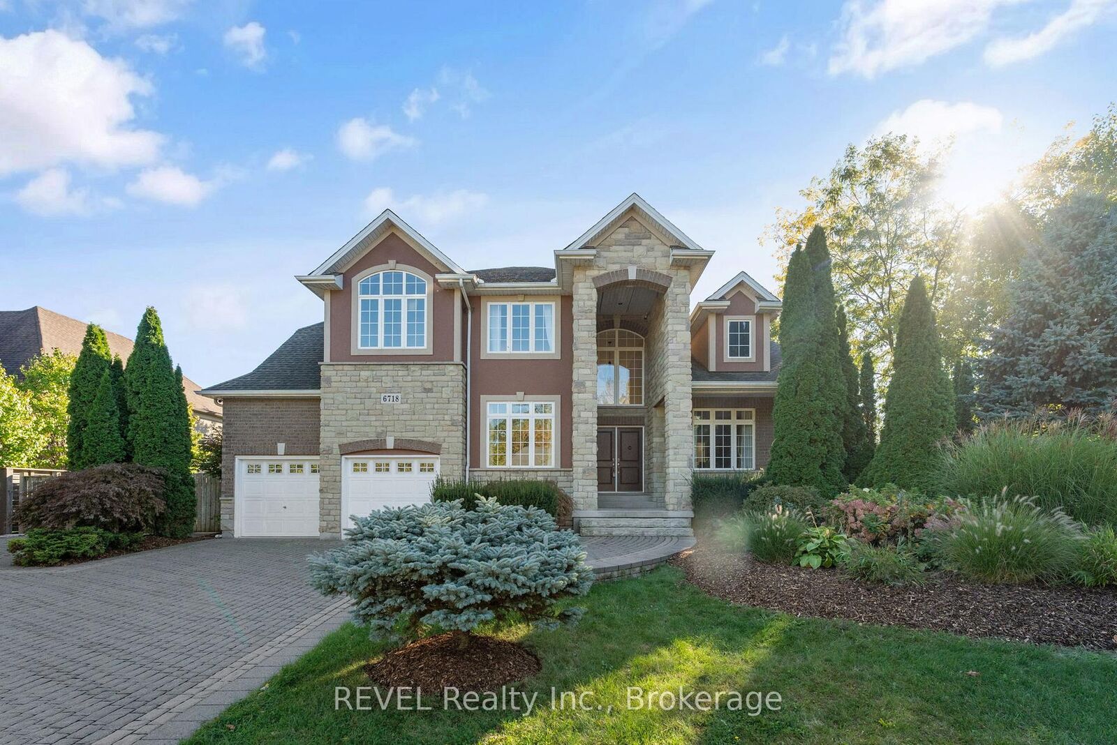 Property Photo: 6718 Domenic Crescent ON L2J 4L5