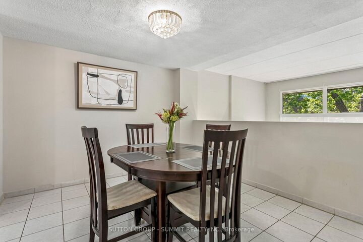 Property Photo: 180 Mississauga Valley Boulevard 211 ON L5A 3M2