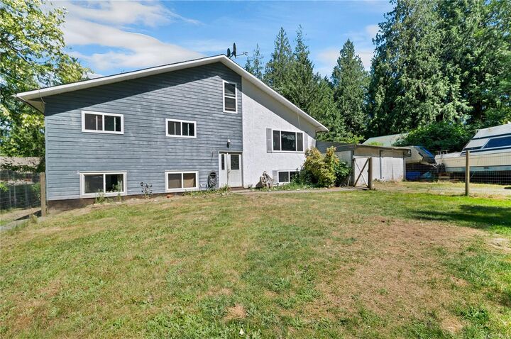 Property Photo: 1376 Hooley Rd BC V0P 1N0