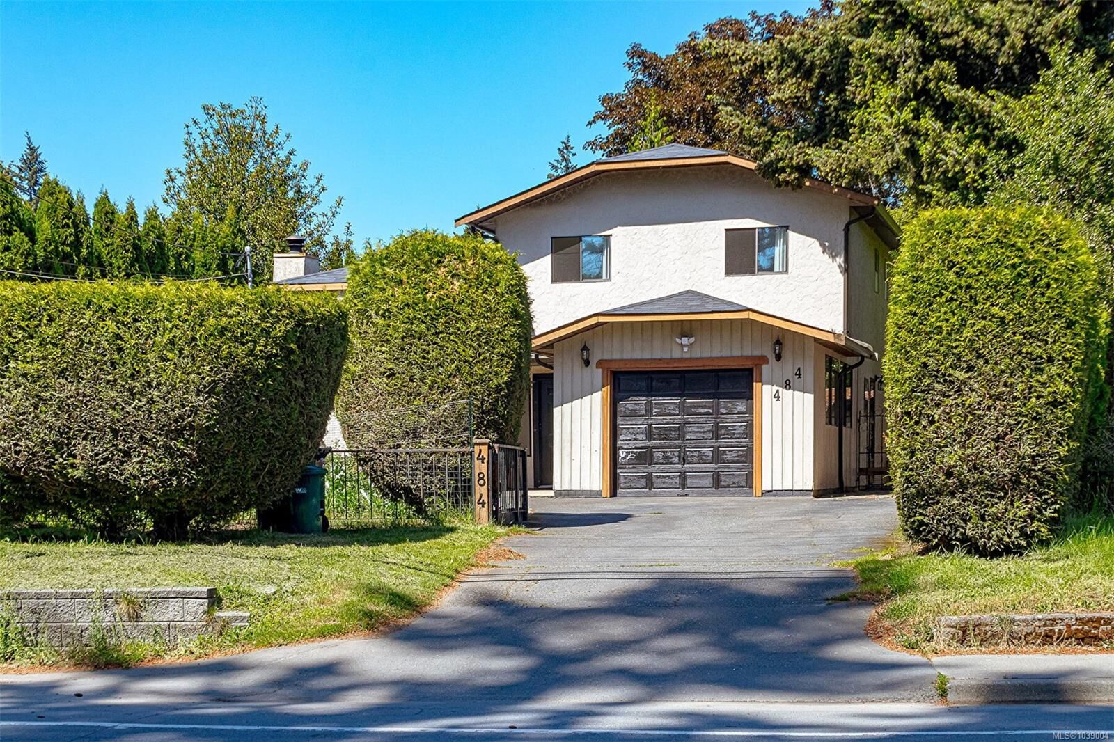Property Photo: 484 Goldstream Ave BC V9B 2W5