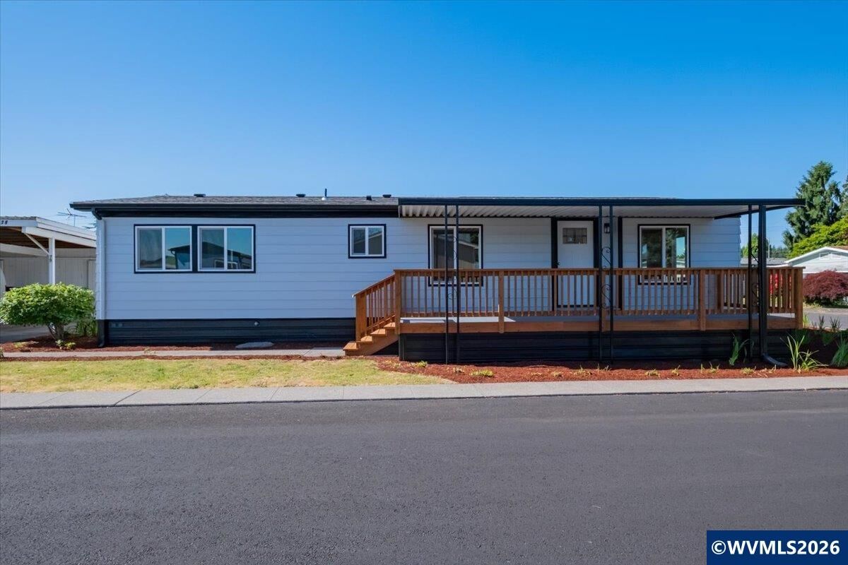 Property Photo:  5422 Portland Rd NE 79  OR 97305 