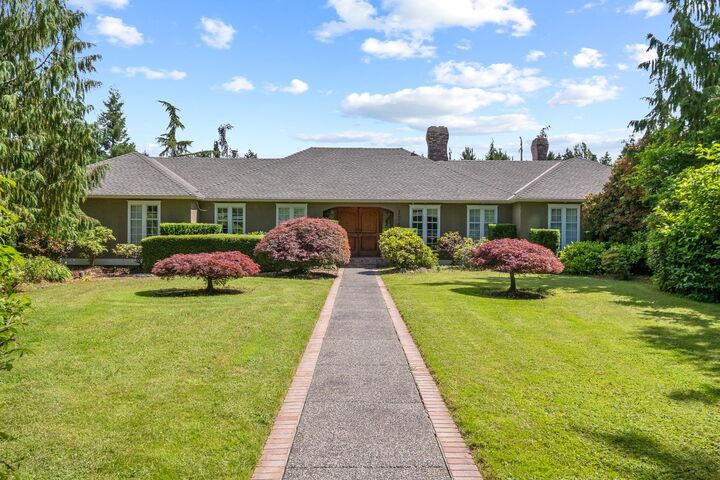 Property Photo: 13469 27 Avenue BC V4P 1Z1