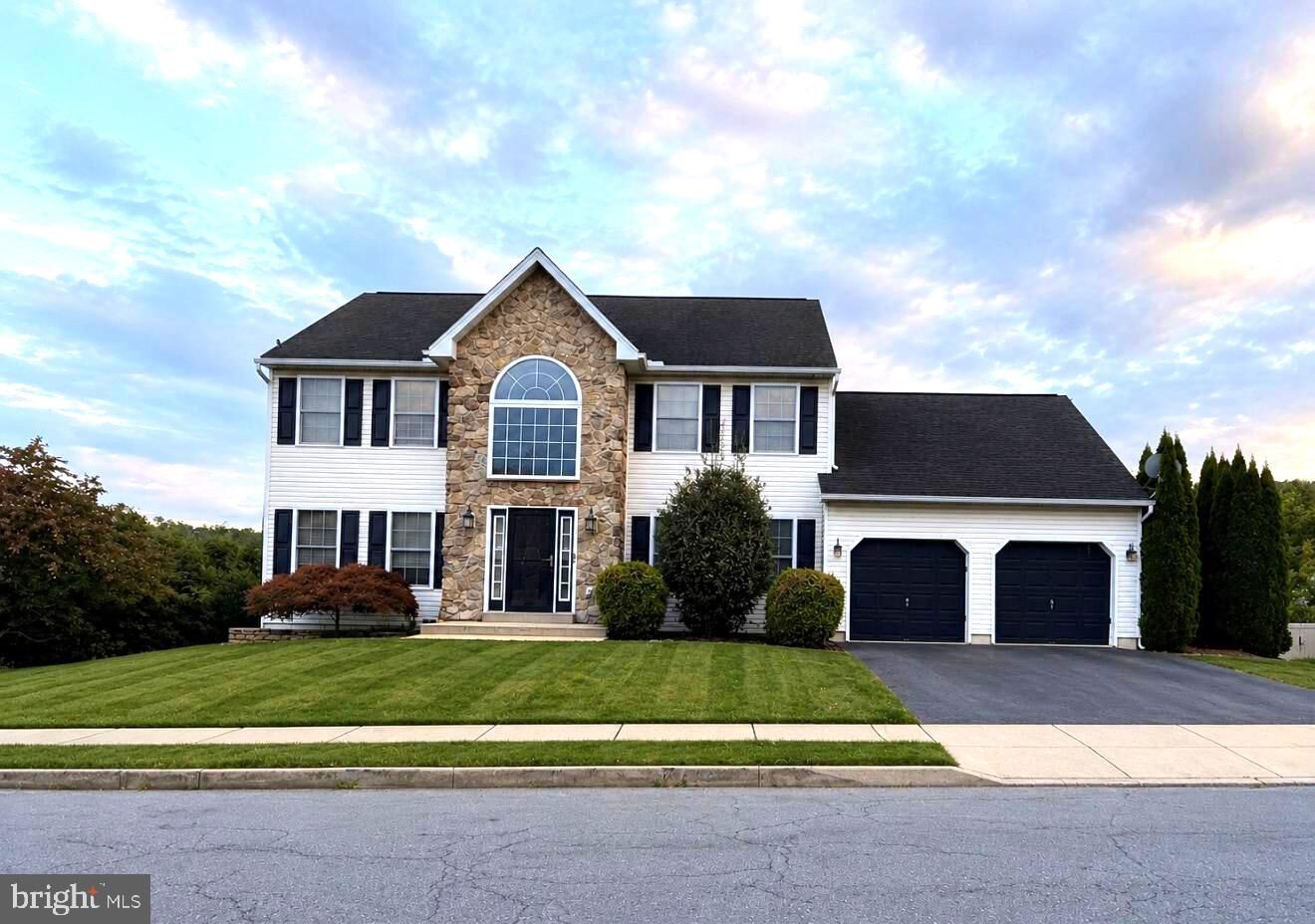 Property Photo:  17 Shelly Drive  PA 19608 