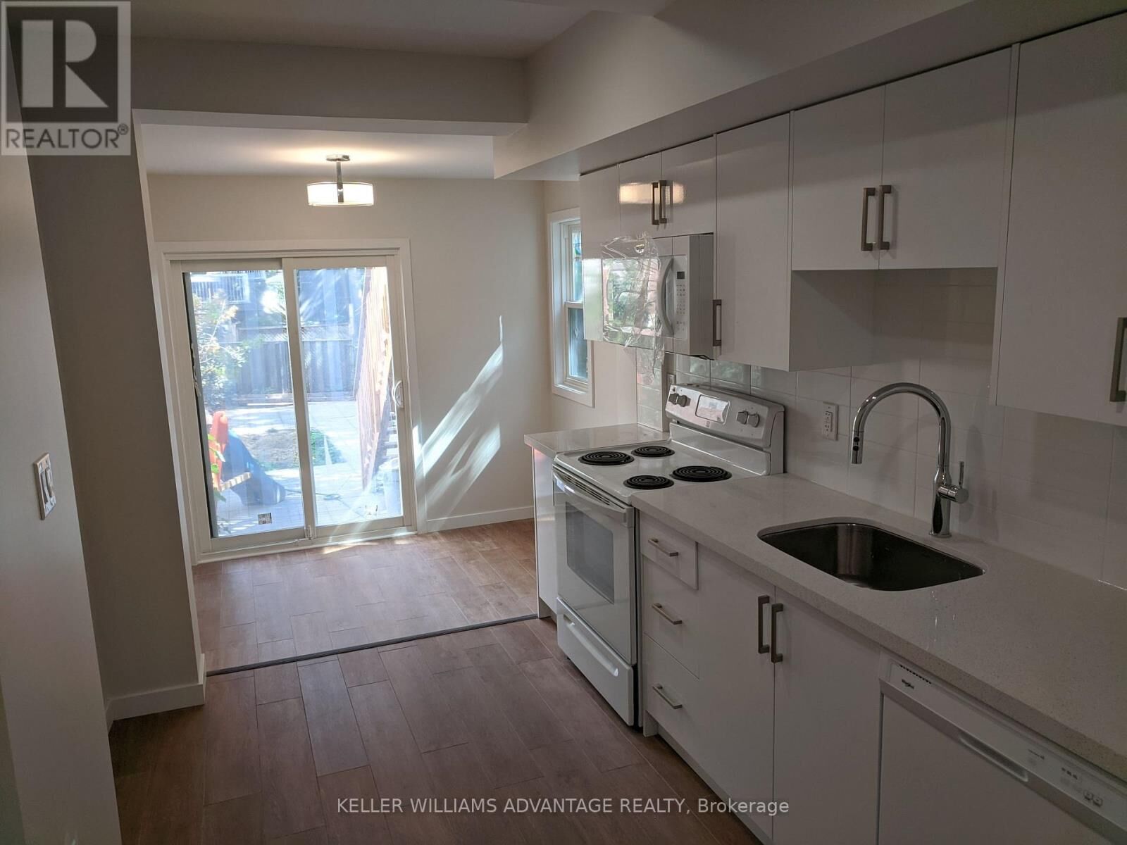 Property Photo:  119 Coxwell Avenue Lower  ON M4L 3B3 
