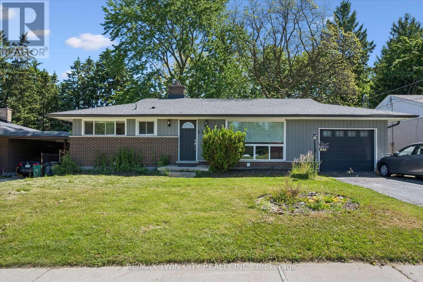 Property Photo: 134 Westmount Road East ON N2M 4Y5