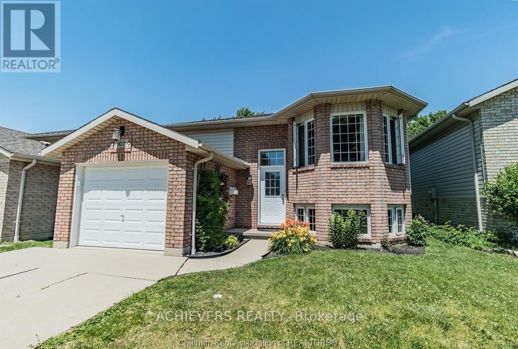 Property Photo:  107 Greenfield Lane  ON N7L 5N5 