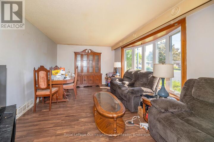 Property Photo:  1500 Lakeside Street  ON L1J 3Y3 