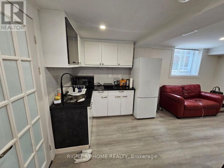 Property Photo:  55 Dallas Road  ON M2R 2J3 
