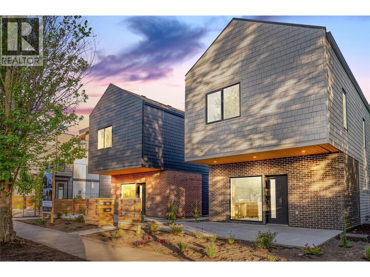 921 Borden Avenue — photo 1