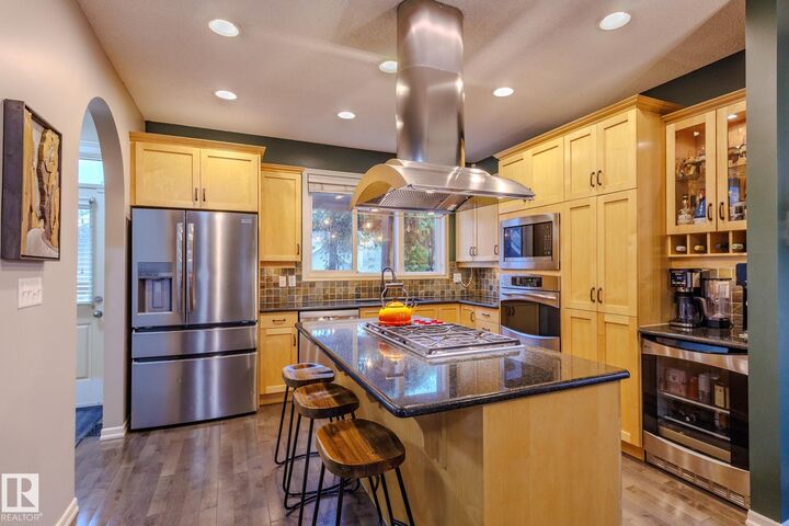 Property Photo:  7207 14A Avenue SW  AB T6X 0E1 