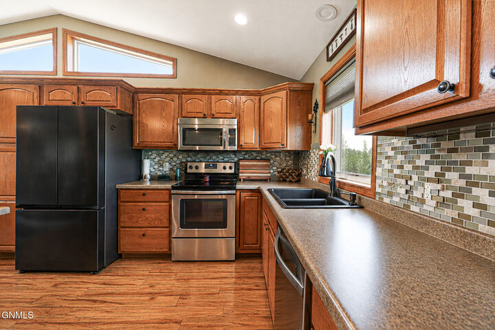 Property Photo:  5302 Beaver Creek Road  ND 58504 