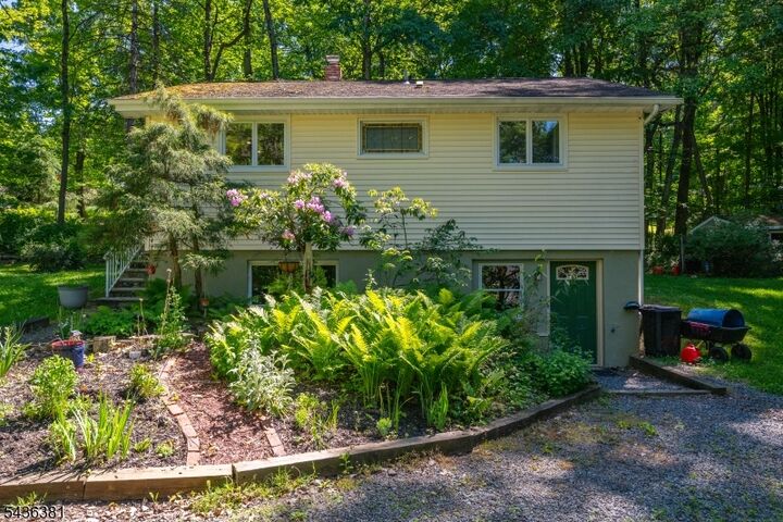Property Photo: 35 Windy Bush Ln NJ 07871