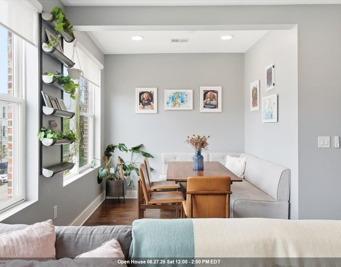 Property Photo:  50 Laidlaw Ave 2  NJ 07306 