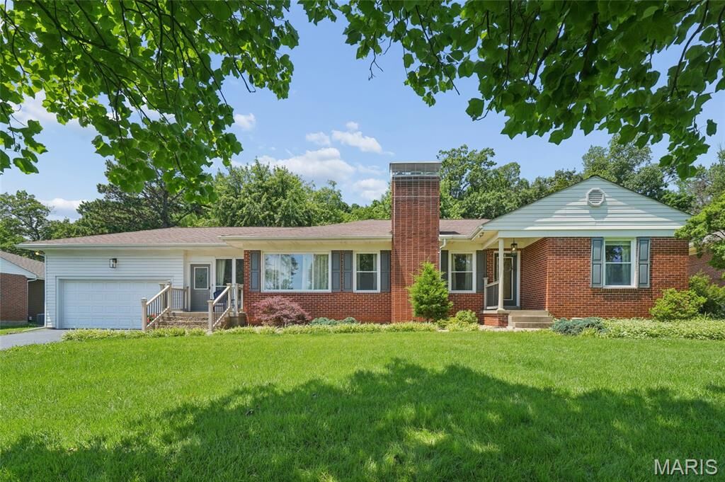 Property Photo:  23 Lincord Drive  MO 63128 