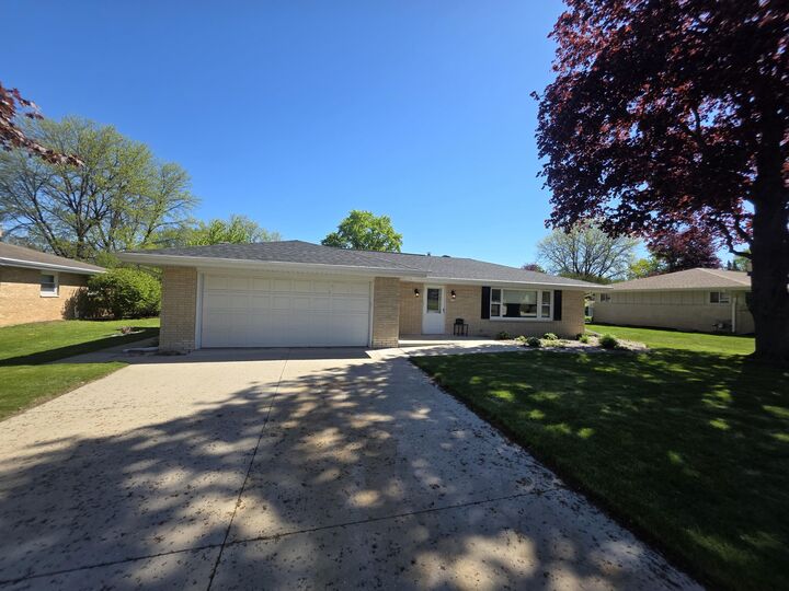 Property Photo: 2532 S Seymour Pl WI 53227