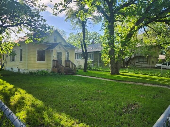 Property Photo:  503 1st Street NE  ND 58703 