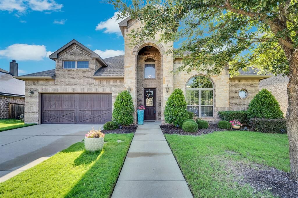 Property Photo:  410 Salt Cedar Drive  TX 76065 