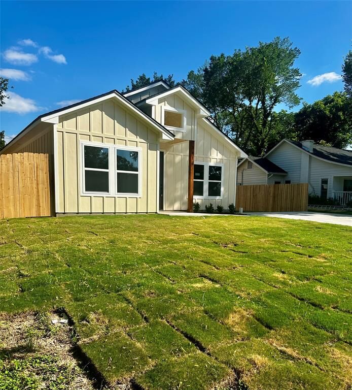 Property Photo:  3616 Hubby Avenue  TX 76710 