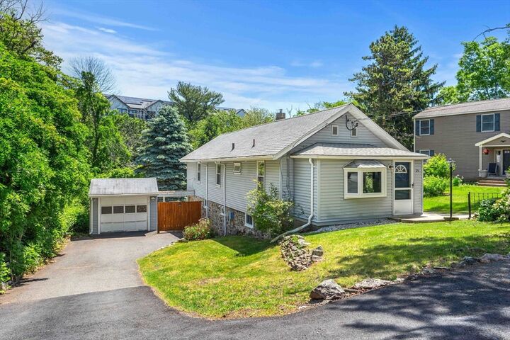 Property Photo:  25 Wonderland Ave  MA 01906 