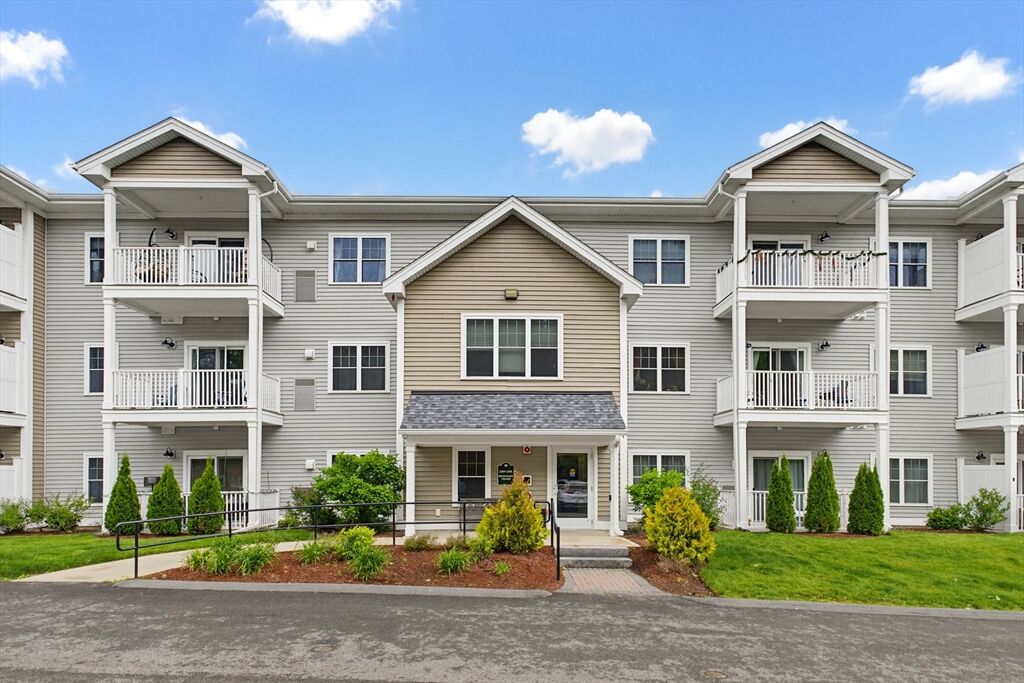 Property Photo:  3307 Briarwood Vlg 3307  MA 01510 