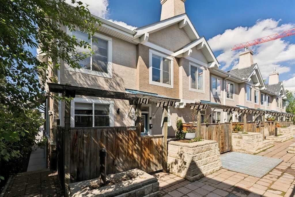 Property Photo:  2001 34 Avenue SW 12  AB T2T 2C4 