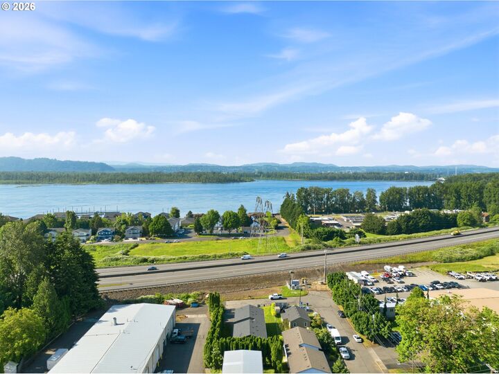 Property Photo: 1715 SE 9th Ave WA 98607