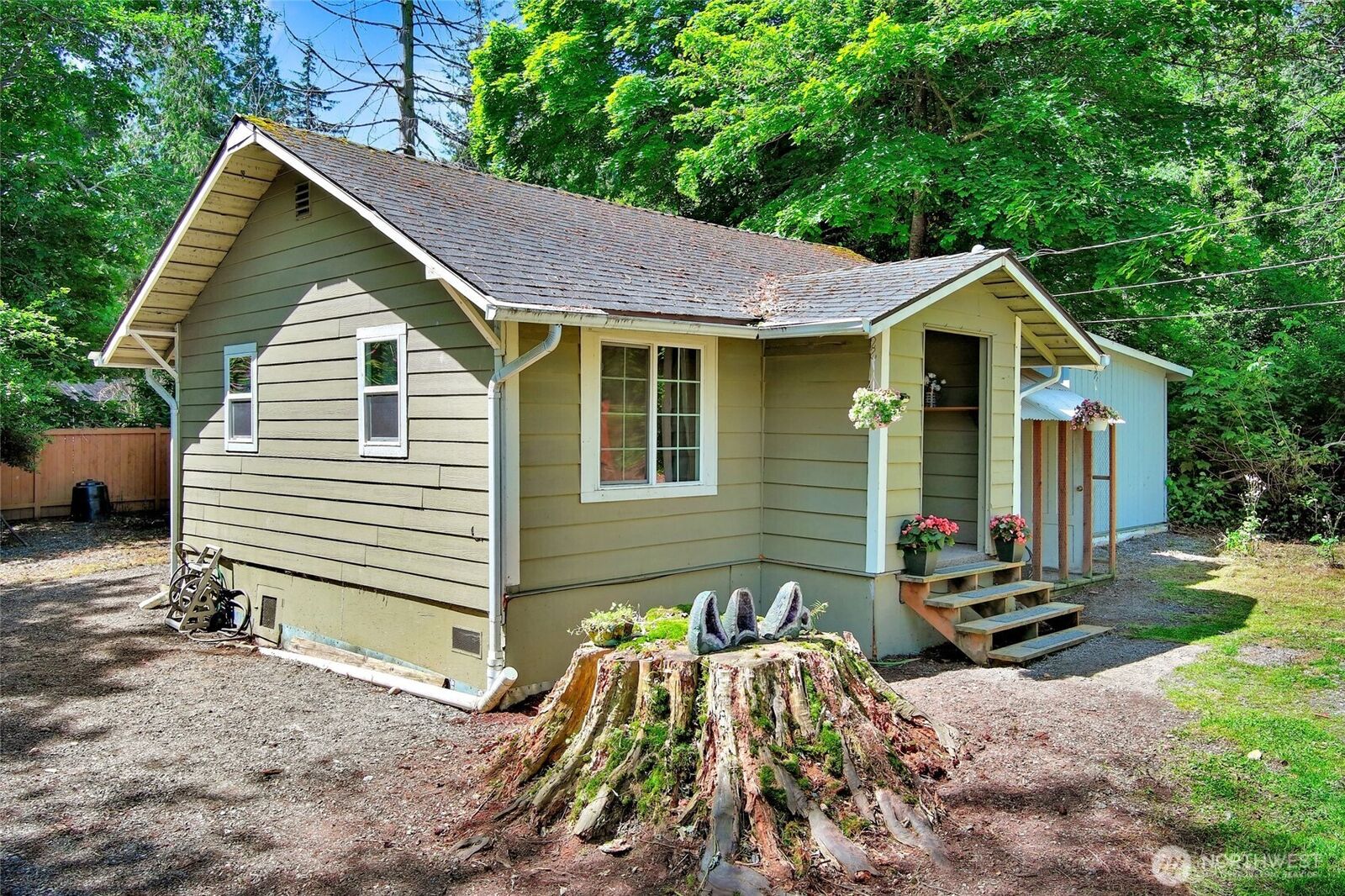 Property Photo:  5000  Lakewood Road  WA 98292 
