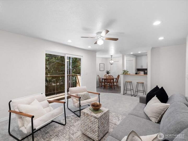 Property Photo:  7025  224th Street SW M2  WA 98026 
