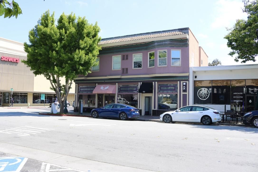 Property Photo:  901 Main Street  CA 94063 
