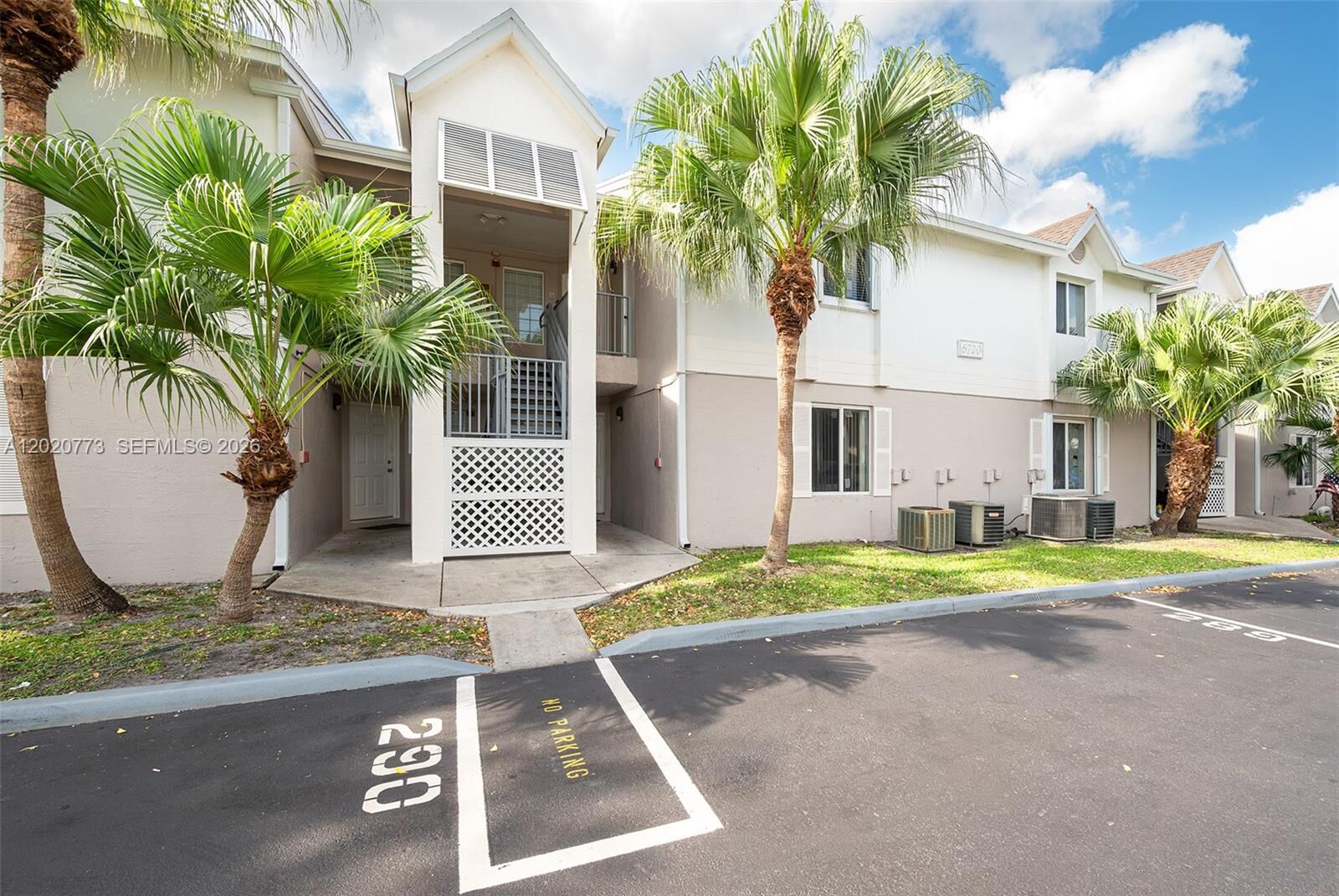 Property Photo: 6720 NW 174th Ter F-18 FL 33015