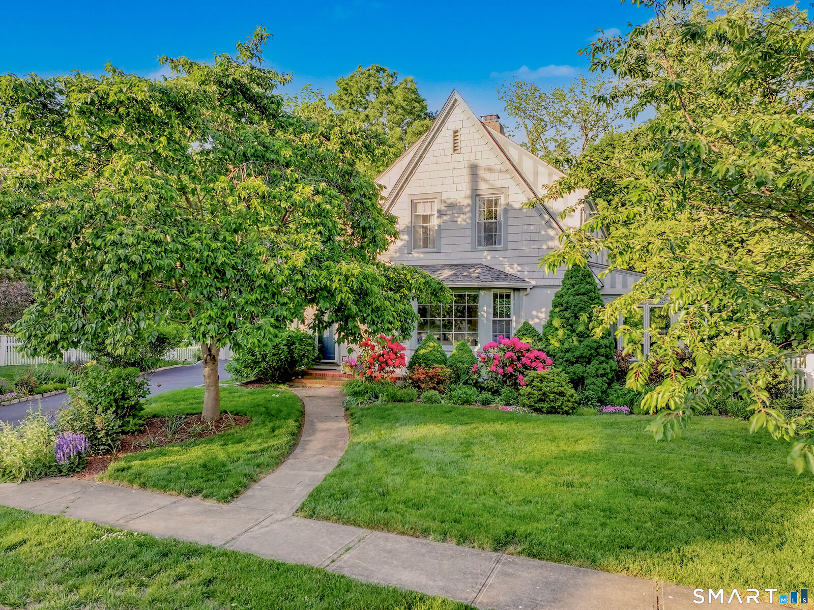 Property Photo:  164 Ludlowe Road  CT 06824 