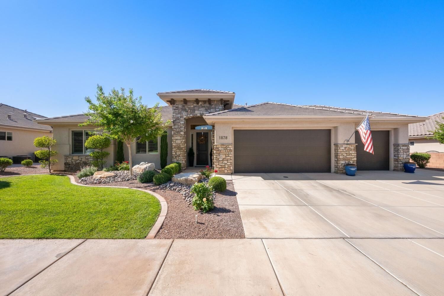 Property Photo: 1878 E Riverbend Dr UT 84790