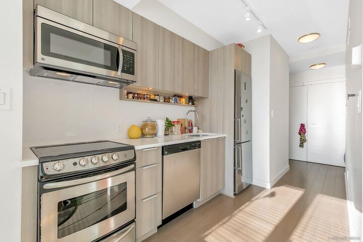 Property Photo: 13308 Central Avenue 407 BC V3T 0M4