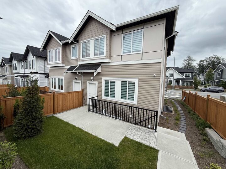 7679 197 Street — photo 1