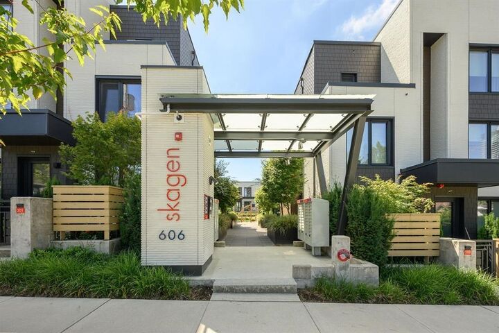 606 Foster Avenue 202 — photo 1