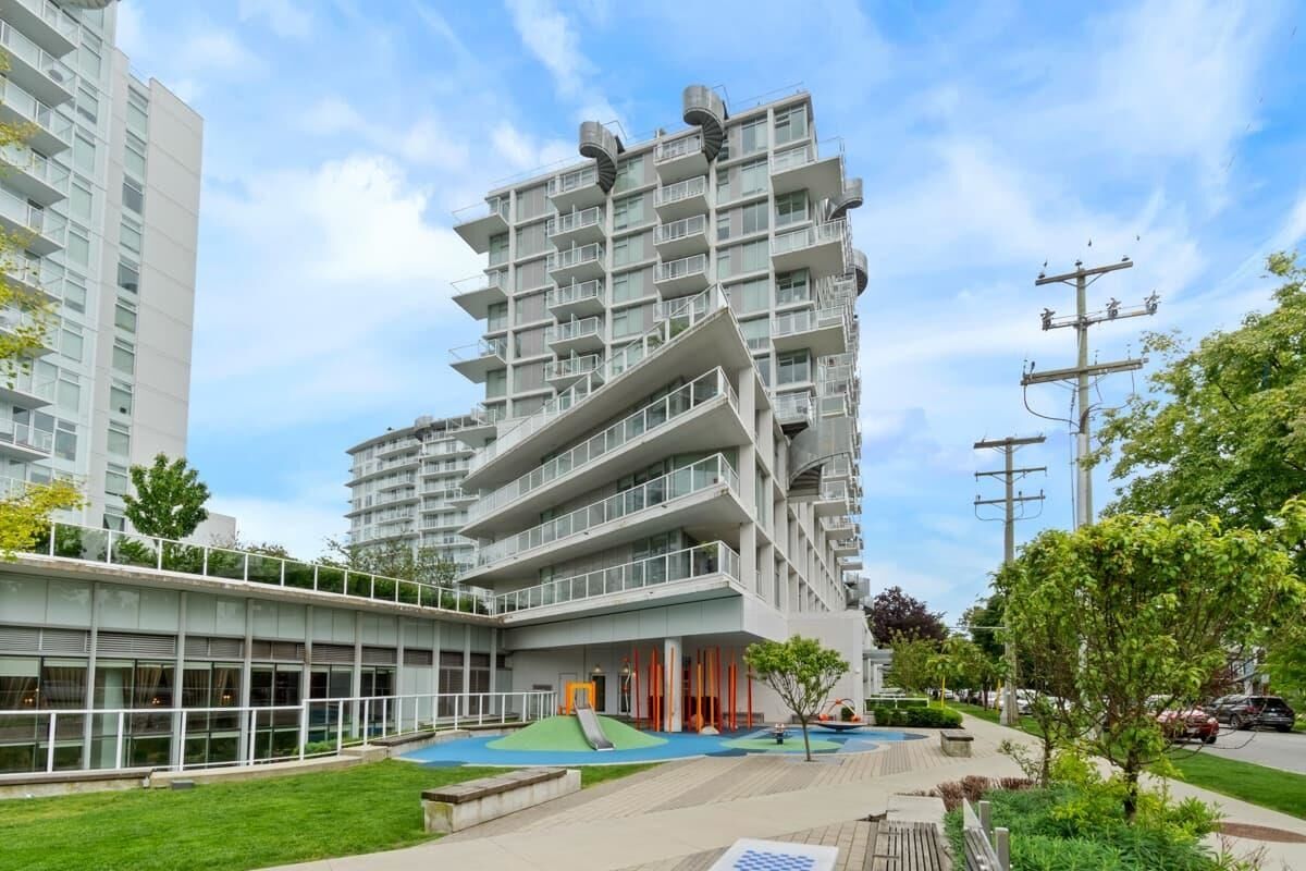 Property Photo:  2221 E 30th Avenue 1206  BC V5N 0G6 