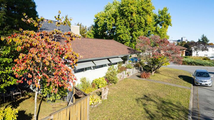 3625 E 24th Avenue — photo 1