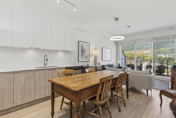 Property Photo:  37881 Cleveland Avenue 505  BC V8B 0Z7 